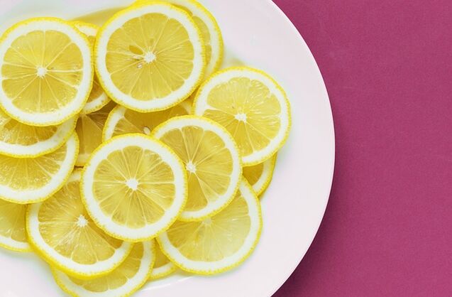 Chanh có chứa vitamin C, là một chất kích thích hiệu quả